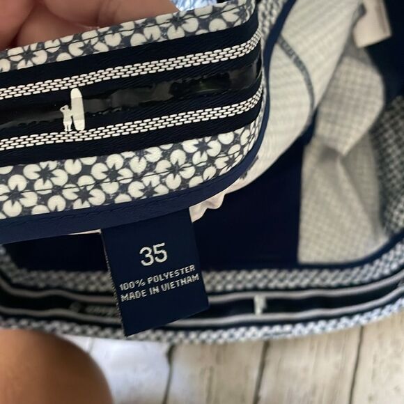 JOHNNIE O Czervik Floral Flat Front Shorts Preppy Golf Casual Effortless - Picture 7 of 8